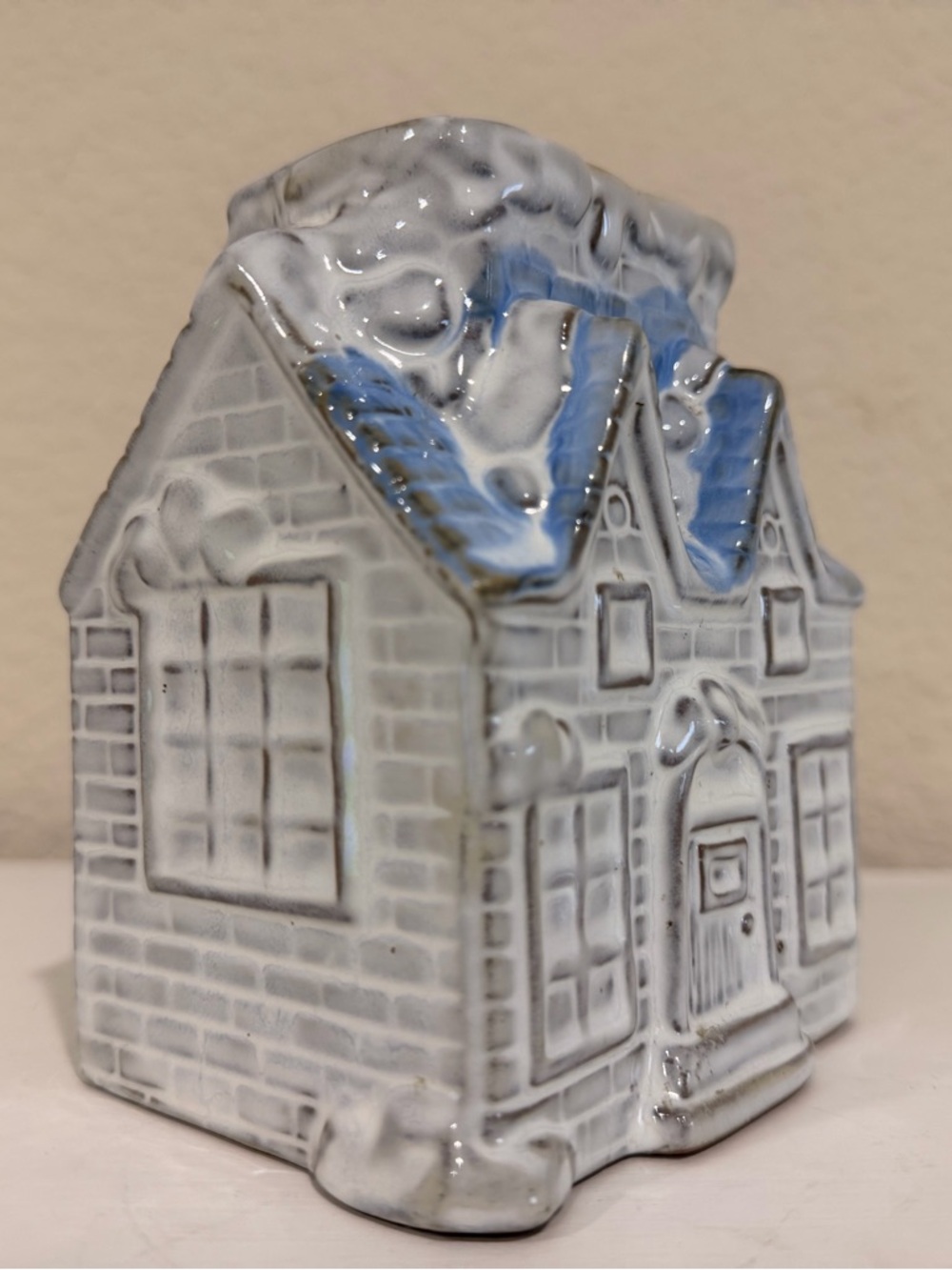 Giftco Ceramic Snowy House Vase Planter - Picture 3 of 6